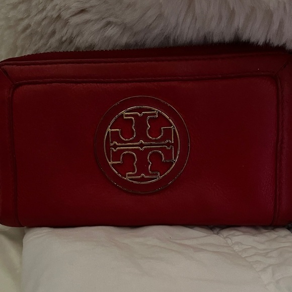 Tory Burch Bold Red Zip Around Wallet - Picture 1 of 6